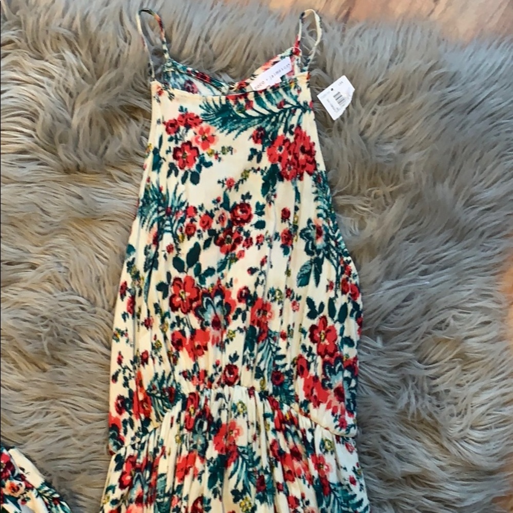 Flower maxi dress!! Super cute!